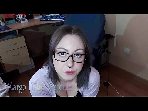 ❤️ 안경을 쓴 섹시한 여자가 카메라에 딜도를 빤다. ❌ 고급 포르노 우리 ko.high-pass.ru ❌️❤